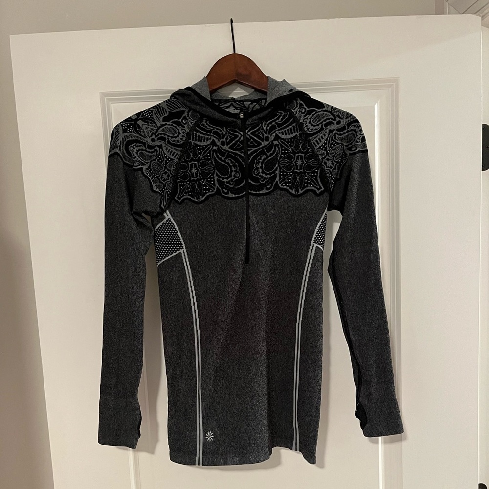 EUC Athleta 1/4 zip hooded baselayer
